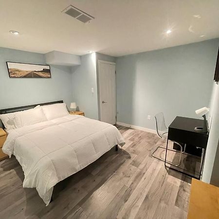 Lovely 2 Bedroom Basement Apartment In Toronto Zewnętrze zdjęcie